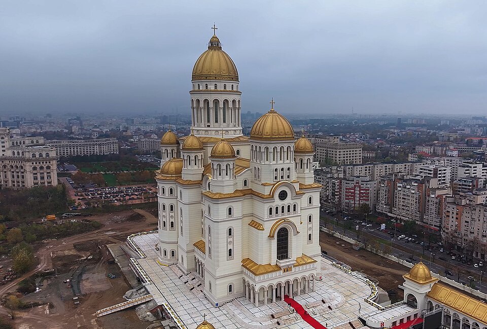FOTO : Catedrala Mantuirii Neamului a devenit si simbolul relansarii statului ortodox Romania . Un salt in timp de la vechea Romania de pana la 1453  la noua Romania de dupa 2020 