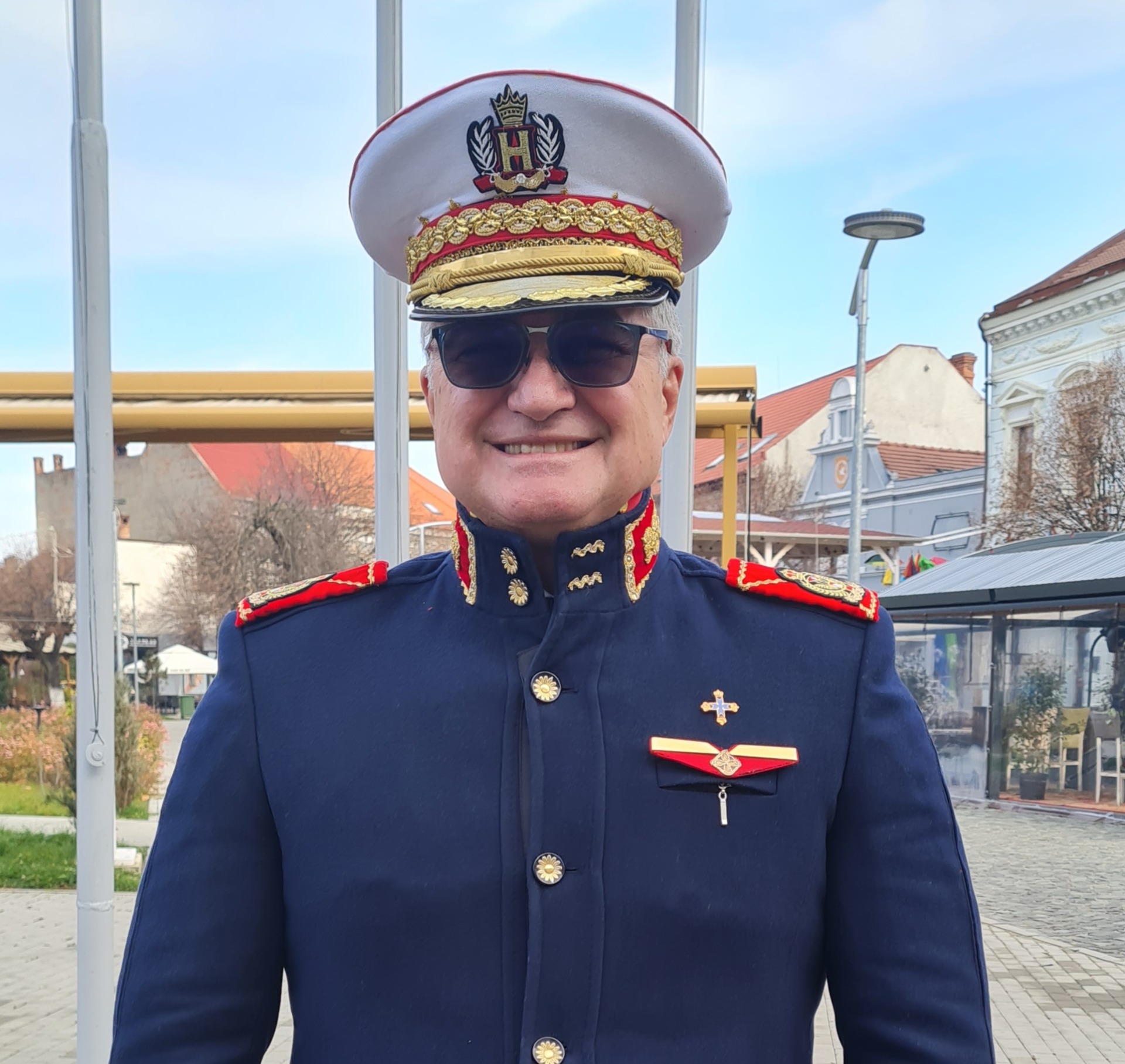 FOTO : Tinuta de ceremonie, maresal ortodox pentru sezonul de primavara si toamna